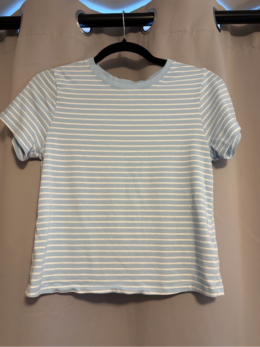 Old Navy Bestee Light Blue and White Striped Short Sleeve Tee